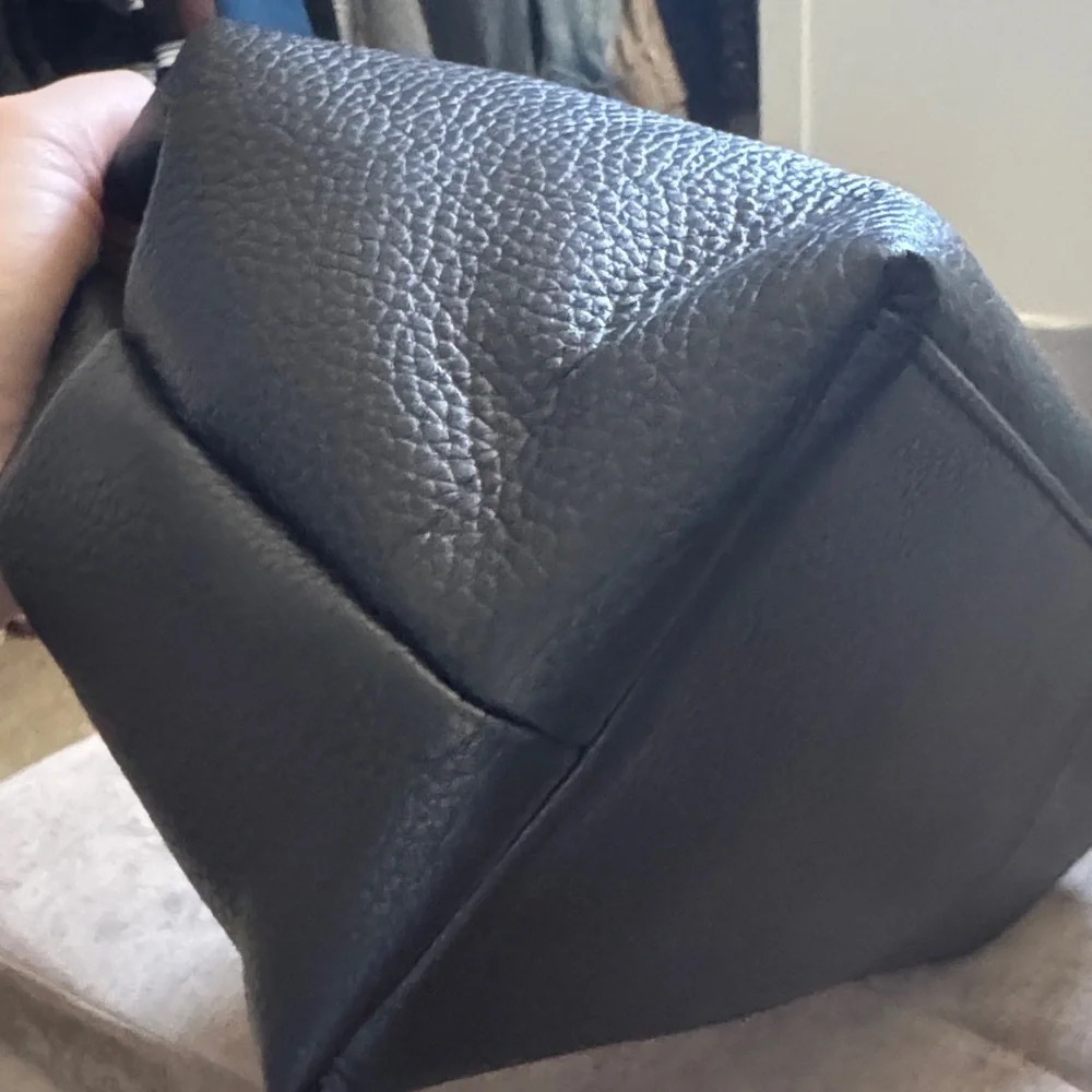 Elegant Black Leather Clutch - Picture 11 of 11